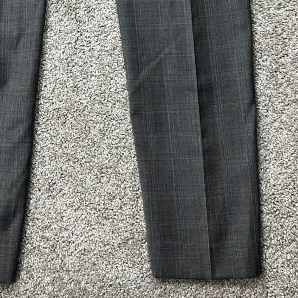 Banana Republic small hole
